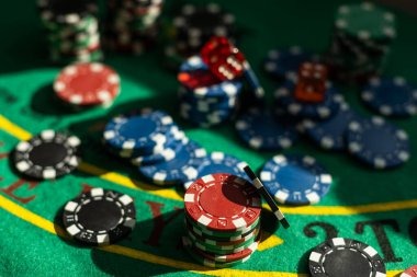 keong togel live roulette table with professional dealer and HD streaming